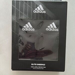 Adidas Elite Kneepad in Classic Black